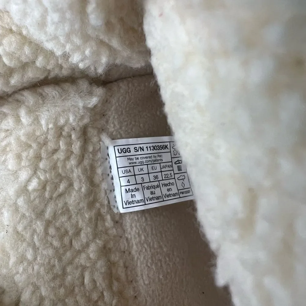 Ugg Bellemore Weather size 4 Kids